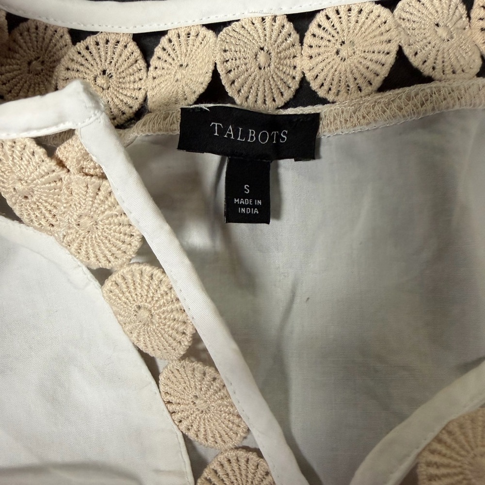 Talbots White Tunic with Tan embroidered cutout Accents - Picture 14 of 15